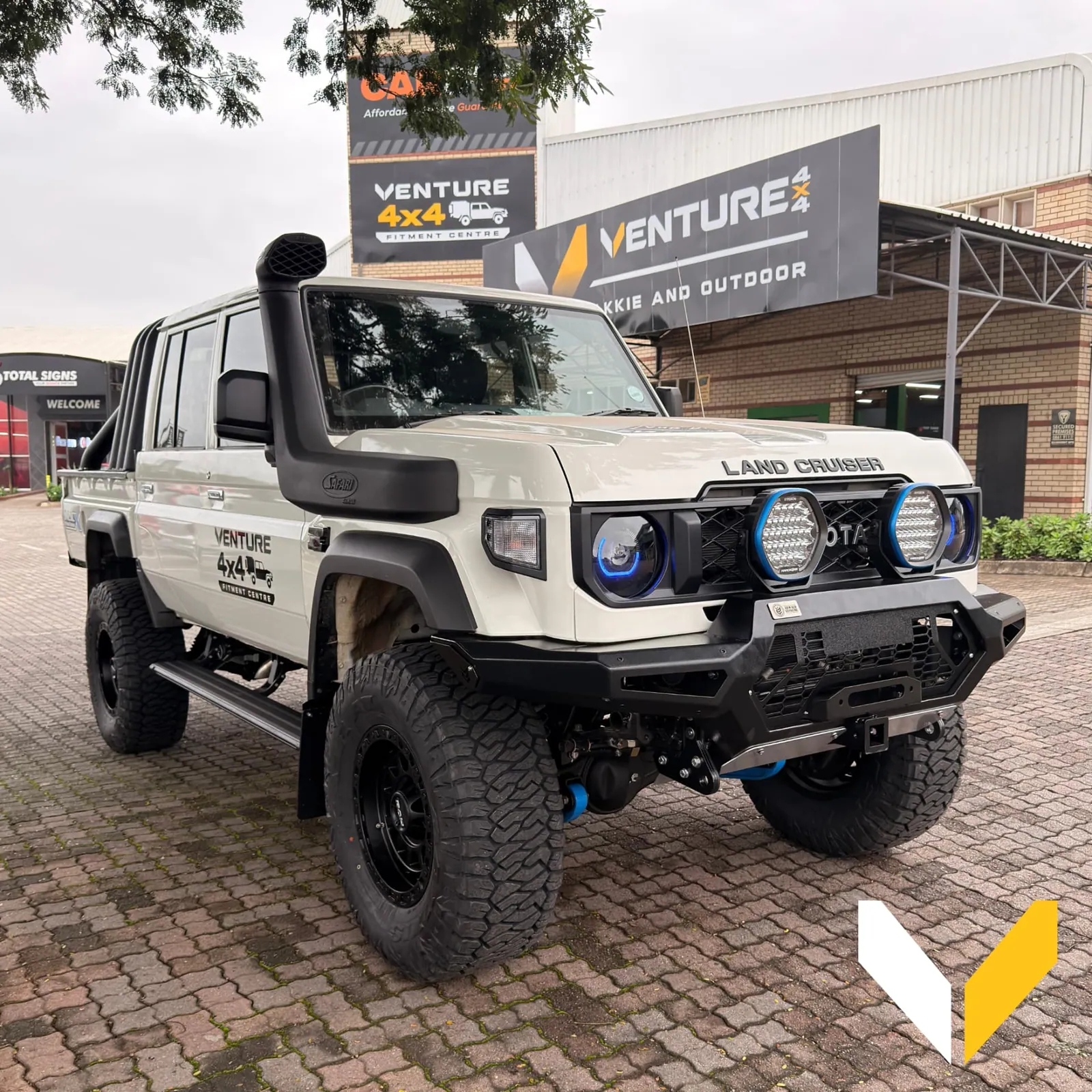 King Cruiser — JMACX Coil-Converted Land Cruiser 79