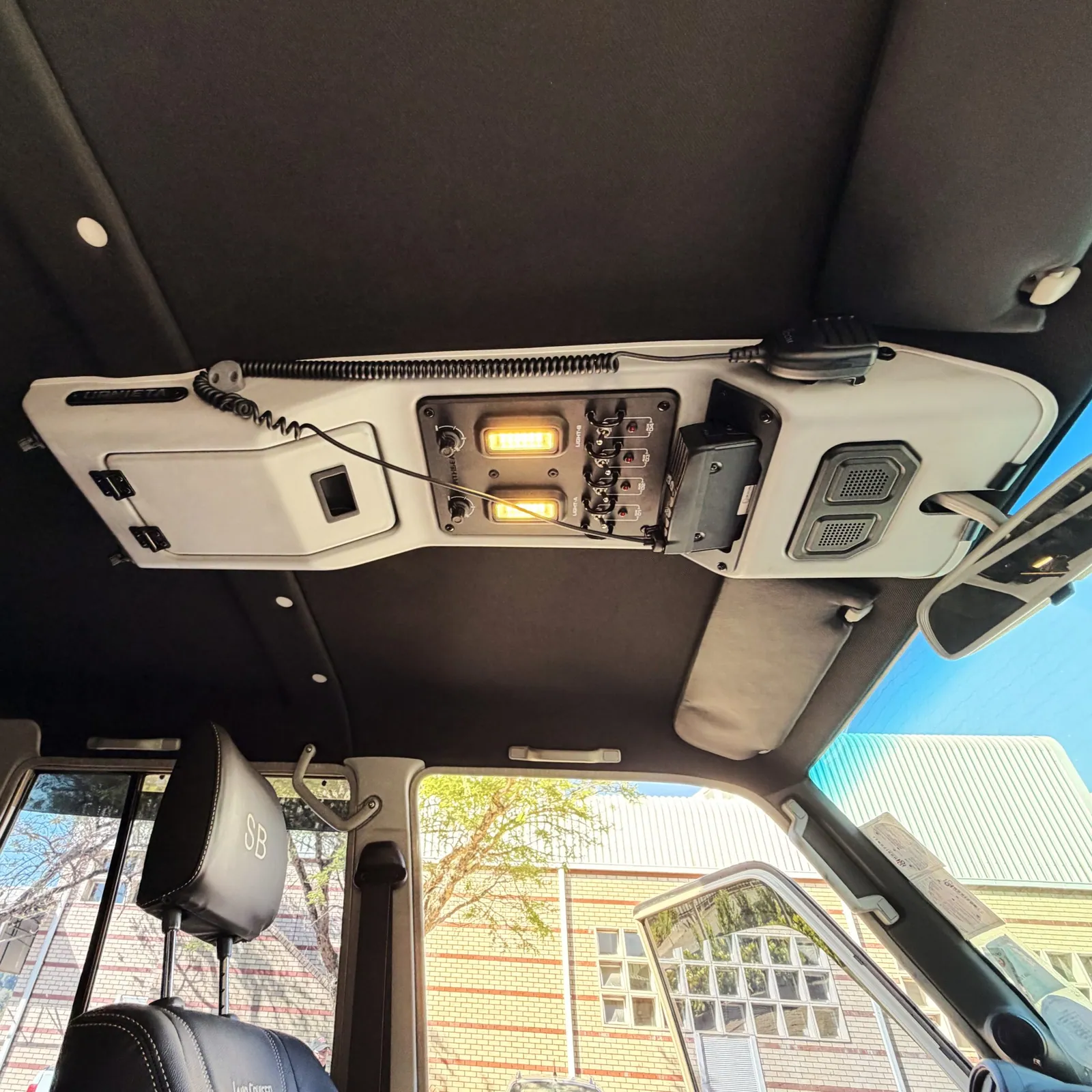 URNIETA roof console