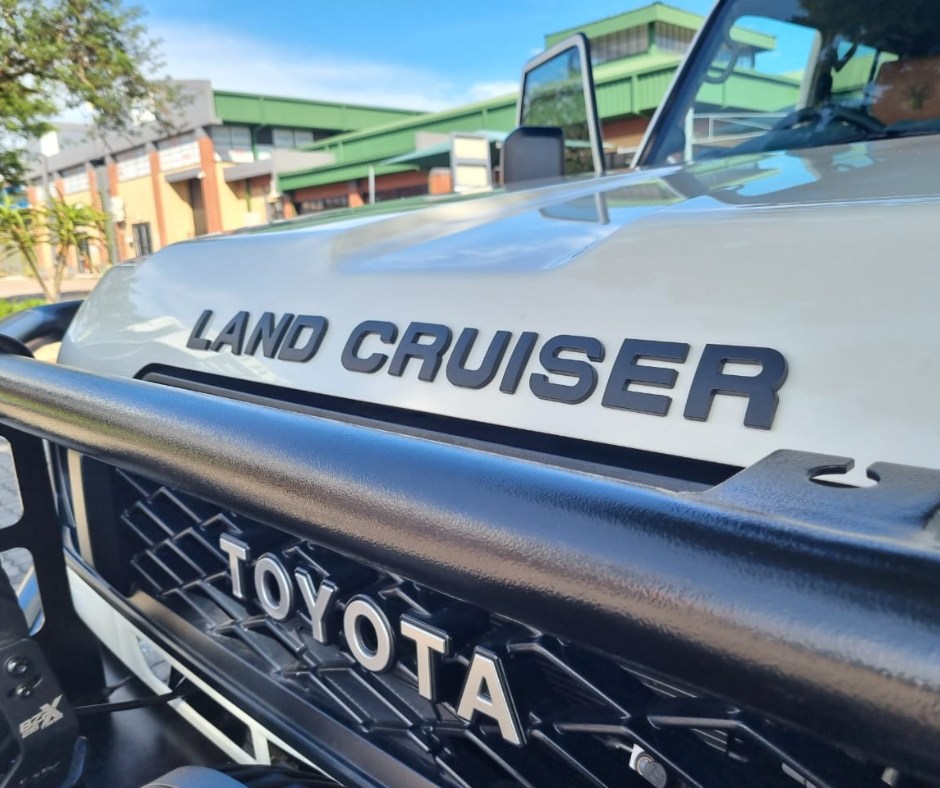 Land Cruiser bonnet lettering and grille detail