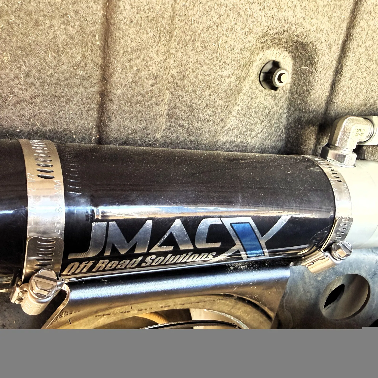 JMACX Alpha shock body close-up