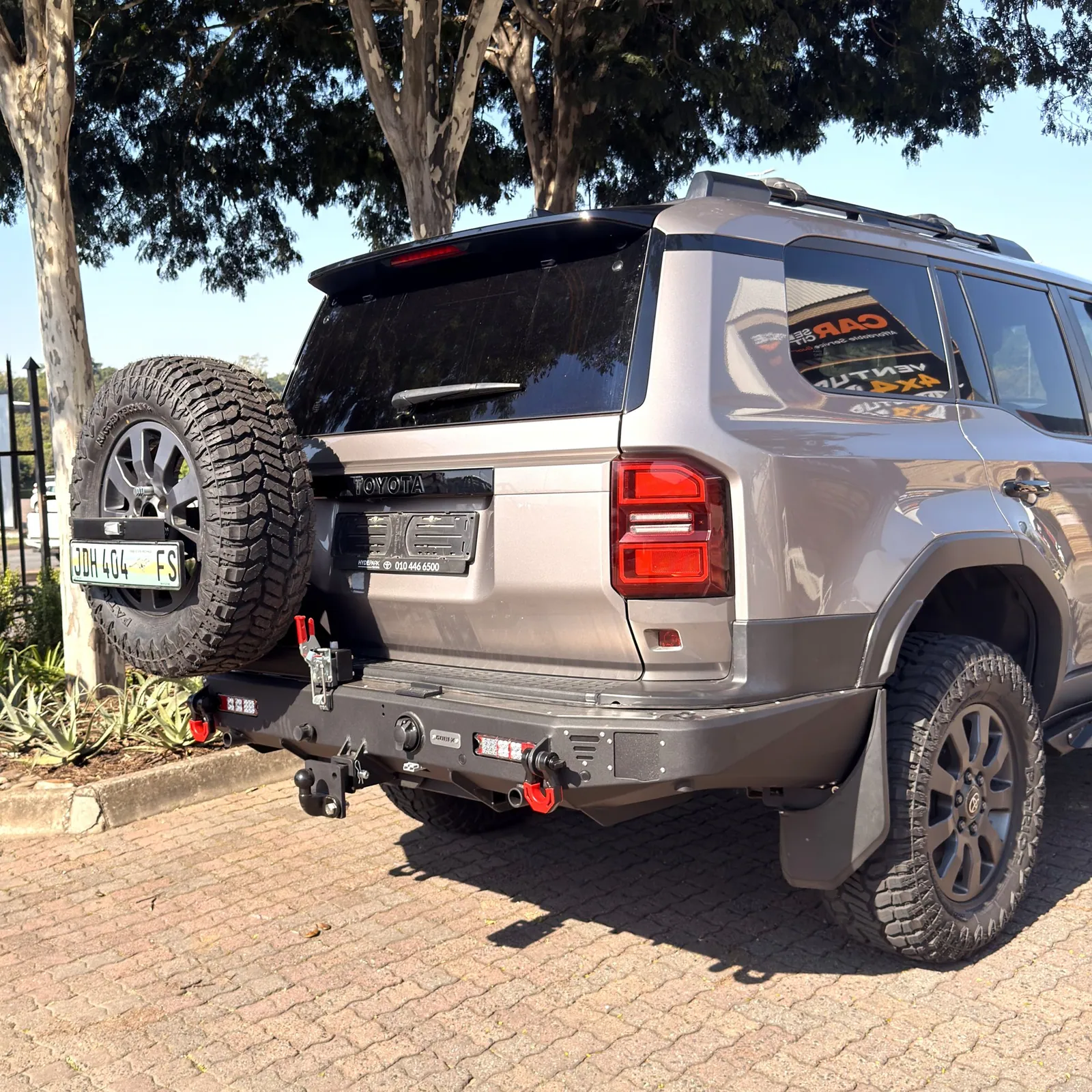 Gobi-X rear bumper with spare-wheel carrier