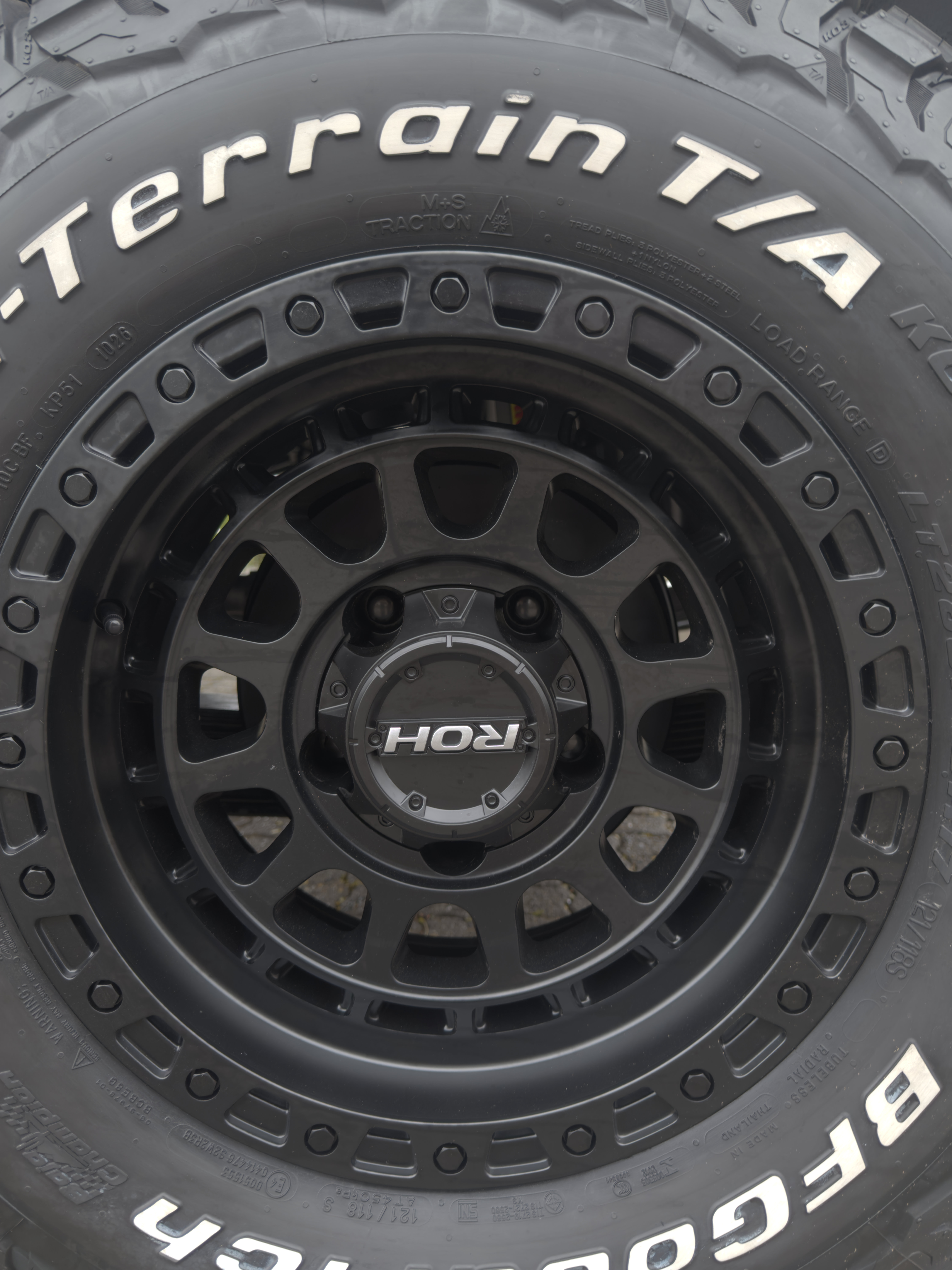 ROH tyres fitted to a Toyota Land Cruiser 79 Series — Venture 4x4 Mbombela