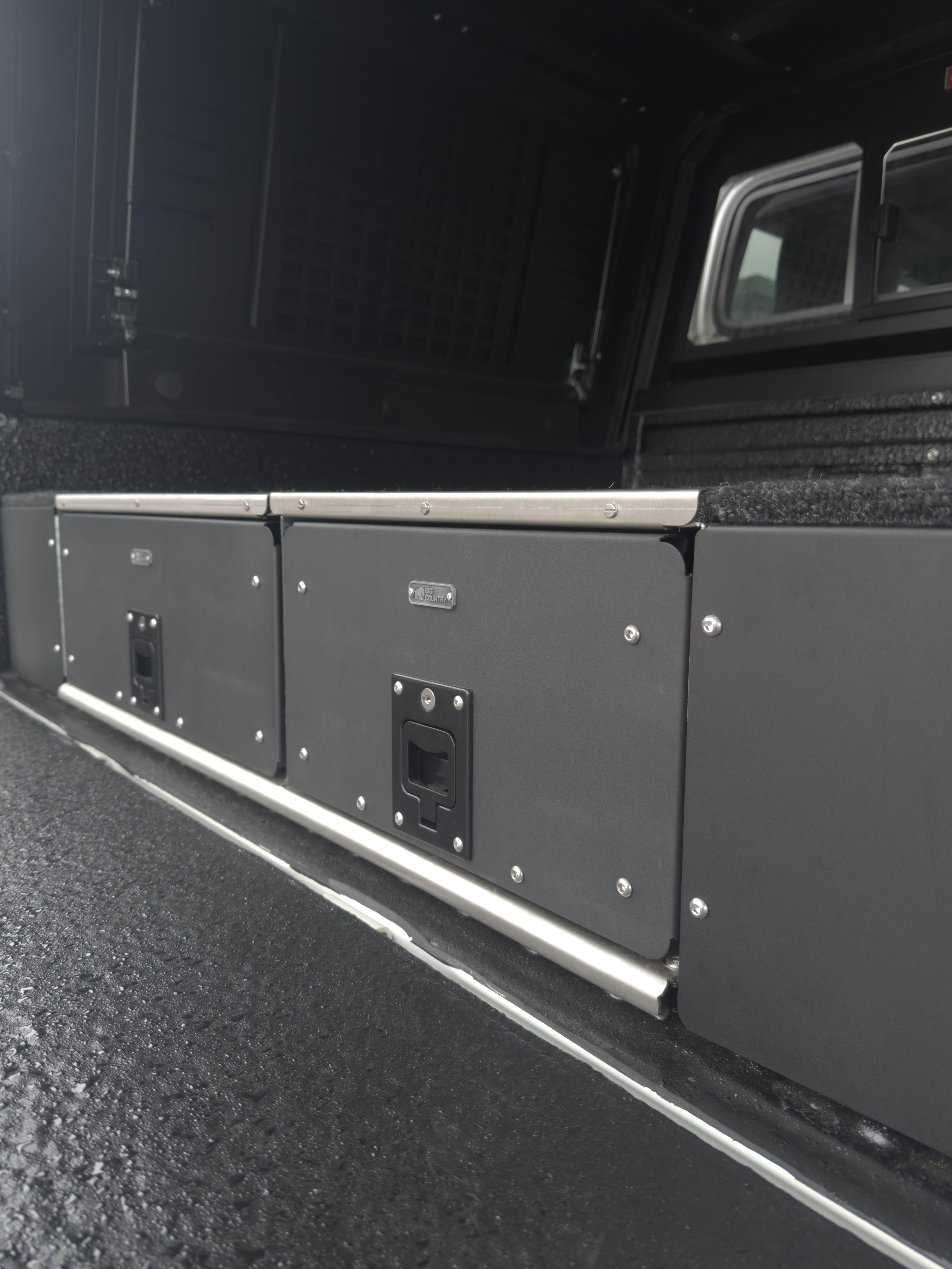 Big Country drawer system fitted to a Toyota Land Cruiser 79 Series — Venture 4x4 Mbombela
